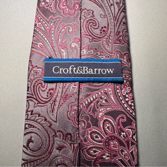 Kenneth Cole, Croft & Barrow, Geoffrey Beene Pink and Gray Tie Trio - Picture 8 of 11